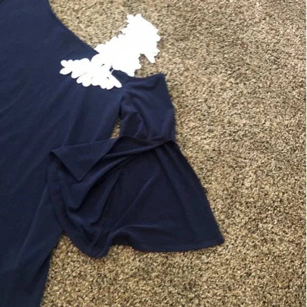 Colleen Lopez One-Shoulder Top with Applique Navy - Picture 5 of 7